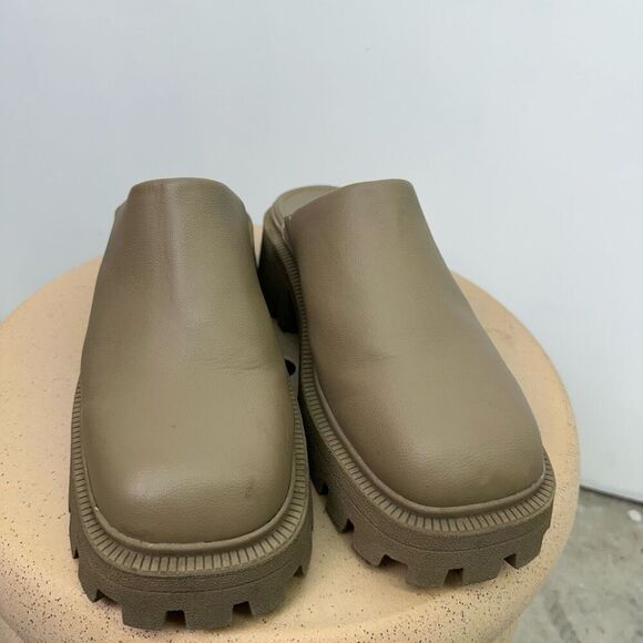 ASOS Design Women’s Marvin Chunky Flat Mules in Khaki Tan - Picture 4 of 10